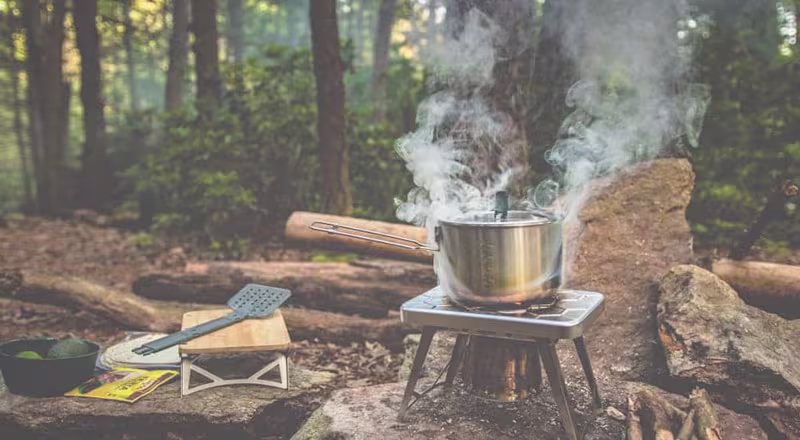 Picnic facile con utensili salvaspazio