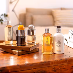 Molton Brown Flora Luminare Lozione Corpo 300ml - Vista aggiuntiva 4