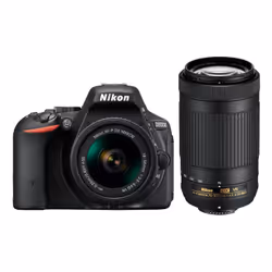 Nikon D5300 + AF-P DX NIKKOR 18-55mm VR + AF-P DX NIKKOR 70-300mm VR, 24,2 MP, 6000 x 4000 Pixel, CMOS, Full HD, 480 g, Nero