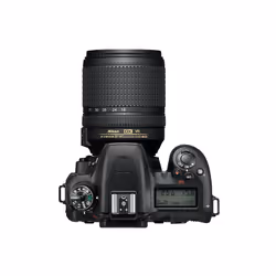 Nikon D7500 + AF-S DX NIKKOR 18-140 VR Kit fotocamere SLR 20,9 MP CMOS 5568 x 3712 Pixel Nero - Vista aggiuntiva 5