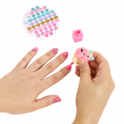 MGA Entertainment Yummiland Beauty Bag Playset + Lip Gloss Doll - Cupcake Beauty Bag - Vista aggiuntiva 4