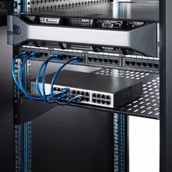 StarTech.com Ripiano per montaggio a rack con fessure 22" 2U - Ripiano per armadio server rack fisso - 22 kg - Vista aggiuntiva 4