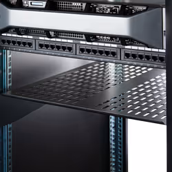 StarTech.com Ripiano per montaggio a rack con fessure 22" 2U - Ripiano per armadio server rack fisso - 22 kg - Vista aggiuntiva 5