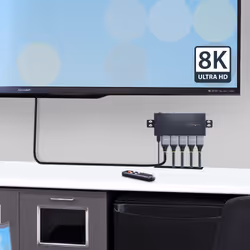 StarTech.com Switch HDMI 8K a 4 porte - Switcher HDMI 2.1 4K 120Hz HDR10+, 8K 60Hz UHD, Commutatore HDMI 4 In 1 - Commutazione automatica/manuale delle sorgenti - Switch con alimentatore e telecomando inclusi - Vista aggiuntiva 7