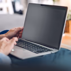 StarTech.com Filtro Privacy per Laptop Microsoft Surface/Book da 13,5", Filtro antiriflesso con riduzione della luce blu del 51%, pellicola protettiva per monitor. Angolo di visione di +/- 30 gradi. Finitura opaca - Vista aggiuntiva 7