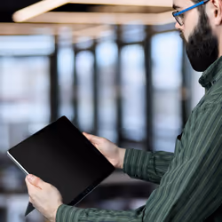 StarTech.com Filtro privacy a 4 posizioni per Surface Pro 8/9/X Laptop da 13", modalità verticale/orizzontale, abilitato al Touch, visione a +/-30°, blocca fino al 51% di luce blu, Antiriflesso - Vista aggiuntiva 5