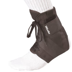 Tutore per caviglia Mueller Soft con cinghie 1 St