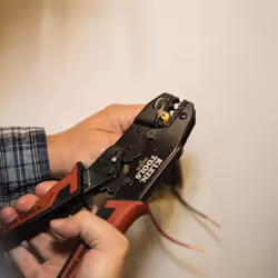 Klein Tools - 3005CR - Pinza crimpatrice per cavi da 10 a 22 awg e cavi in rame, terminali isolati a cricchetto - Vista aggiuntiva 2