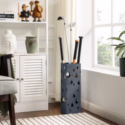 Songmics - Porta Ombrelli in Metallo, Contenitore per Ombrelli con Vaschetta Scolapioggia e 4 Gancetti, 15,5 x 15,5 x 49 cm, Grigio Antracite