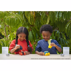 Hot Wheels Monster Trucks Color Reveal, 1 veicolo giocattolo con sorpresa ed effetto cambia colore ripetibile con acqua calda e fredda, giocattolo per bambini 3+ Anni - Vista aggiuntiva 5