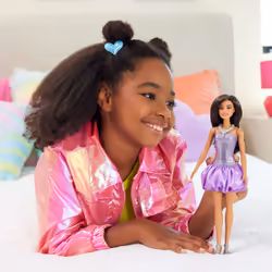 Barbie Fashionistas HYT92 bambola