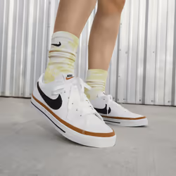 Nike DH3161-100 scarpa sportiva Femmina