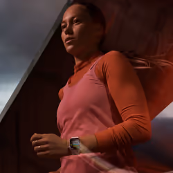 Apple Watch Series 9 GPS + Cellular Cassa 45mm in Alluminio Galassia con Cinturino Sport Galassia - M/L - Vista aggiuntiva 5