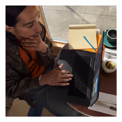 Apple MacBook Pro 16'' M3 Pro chip con 12‑core CPU e 18‑core GPU, 18GB, 512 GB SSD - Argento - Vista aggiuntiva 8