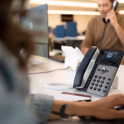 POLY Telefono IP Edge E350 abilitato per PoE