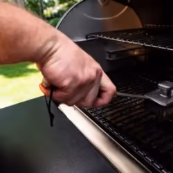 Traeger Spazzola per la pulizia del barbecue - Vista aggiuntiva 6