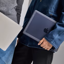 Incase Custodia Rigida Edge con Makrolon® per MacBook Air da 15 pollici (M2/M3, 2023-2024) - Vista aggiuntiva 7