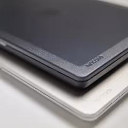 Incase Custodia Rigida Edge con Makrolon® per MacBook Pro da 14 pollici (M1-M4, 2021-2024) - Vista aggiuntiva 7