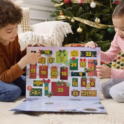 PAW Patrol Holiday Rescue Advent Calendar, 24 giocattoli a sorpresa - personaggi, veicoli e accessori in miniatura, giocattoli per bambini e bambine dai 3 anni in su - Vista aggiuntiva 4