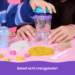 Kinetic Sand , Set dei Frullati Golosi, con 396 g di Sabbia da Gioco, Attrezzi e Formina Ghiacciolo, Cibo Giocattolo, Giocattoli Artistici per Bambine e Bambini, 5+ Anni - Vista aggiuntiva 2