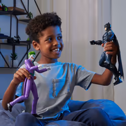 DC Comics | BATMAN | Personaggio Joker in scala 30 cm con decorazioni originali e 11 punti di articolazione - Giocattoli per bambini e bambine dai 3 anni