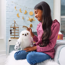 Wizarding World | Civetta Edvige interattiva di Harry Potter | 15 suoni e movimenti | Reagisce al tatto e alla voce | Peluche interattivo per bambini dai 5 anni in su - Vista aggiuntiva 8