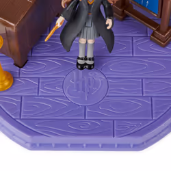 Wizarding World HARRY POTTER - PLAYSET COURS DE SORTILÈGES - Coffret Univers Magique Cours De Sortilèges Avec 1 Figurine Articulée Hermione Granger et Accessoires - 6061846 - Jouet Enfant 5 ans et + - Vista aggiuntiva 5