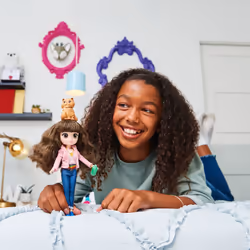 Wizarding World Coffret cadeau poupée Brilliant Hermione Granger de 20,3 cm avec 5 accessoires et 2 tenues - Vista aggiuntiva 8