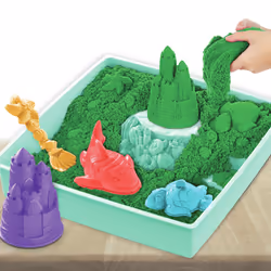 Kinetic Sand , Playset Castelli di Sabbia Verde, Sabbia Cinetica con Vaschetta, Sabbia Magica, Sabbia Verde 454gr, 3 Formine Incluse, Giocattoli per Bambini e Bambine, 3+ anni