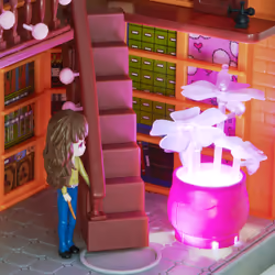 Wizarding World Harry Potter, Magical Minis set di gioco Diagon Alley 3-in-1 con luci e suoni, 2 personaggi e 21 accessori, giocattoli per bambini dai 6 anni in su - Vista aggiuntiva 8