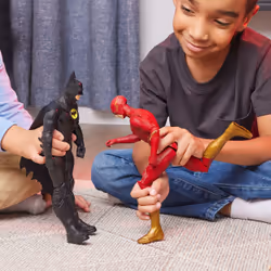 DC Comics , The Flash, Personaggio di Flash da 30 cm, Personaggio 30 cm con decorazioni originali del film The Flash e 11 punti di articolazione, Giocattolo per bambini dai 3 anni in su - Vista aggiuntiva 7