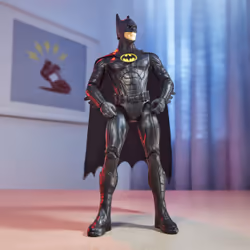 DC Comics , The Flash, Personaggio di Batman da 30 cm, Personaggio 30 cm con decorazioni originali del film The Flash e 11 punti di articolazione, Giocattolo per bambini dai 3 anni in su - Vista aggiuntiva 4