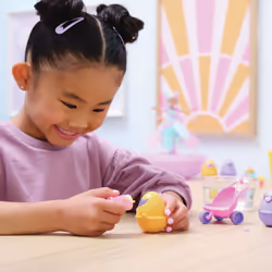 Hatchimals Alive, confezione con due uova che si schiudono con l’acqua e passeggino, giocattoli per bambine e bambini dai 3 anni in su