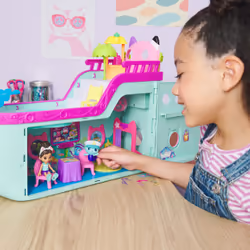 Gabby's Dollhouse , Crociera dei gatti di Gabby, nave da crociera giocattolo con 2 personaggi, giocattoli a sorpresa e accessori per la casa delle bambole, giocattoli per bambine e bambini dai 3 anni in su - Vista aggiuntiva 2