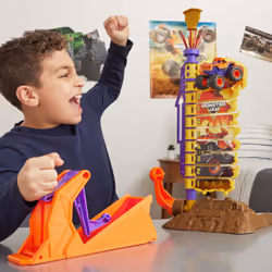 Monster Jam El Toro Loco Big Air Challenge, set di gioco di oltre 50 cm con Monster Truck giocattolo speciale, in scala 1:64, giocattoli per bambini dai 3 anni in su - Vista aggiuntiva 5