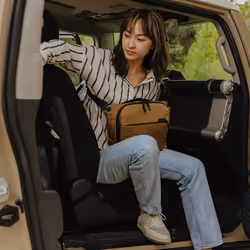 Peak Design Everyday Borsa a tracolla Marrone - Vista aggiuntiva 7