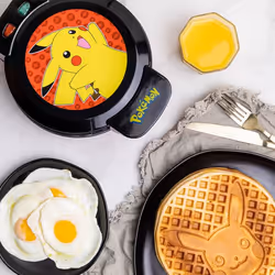 Uncanny Brands WM1POKPIKEU piastra per waffle 1 waffle Nero, Rosso, Giallo - Vista aggiuntiva 2
