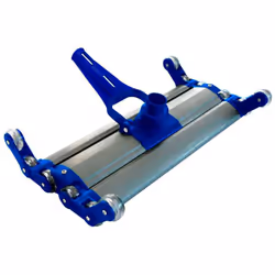 Aspiratore ideale per piscine interrate fino a 35 cm di lunghezza. Il suo corpo unico articolato in 3 sezioni aiuta ad aspira ...