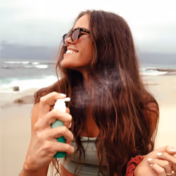 Coola LLC Classic Organic Scalp & Hair Mist SPF 30, 60 ml Protezione solare in spray Adulti - Vista aggiuntiva 4