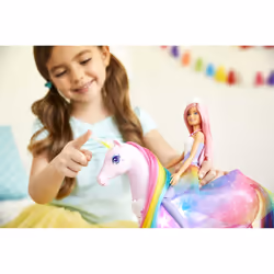 Barbie Dreamtopia Playset con Bambola e Unicorno Grande Che Si Illumina con Chioma da Pettinare, Giocattolo per Bambini 3+ Anni, FXT26