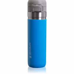 Anche durante i lunghi viaggi in campagna, la bottiglia termica Stanley Quick Flip Go Bottle ti aiuterà a rispettare il tuo r ...