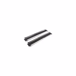 Rampa di accesso con rivestimento antiscivolo, regolabile su 3 posizioni, lunghezza fino a 2440 mm. Fornitura = montato. Port ...