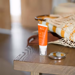 Avene 3282770100037 protezione solare e prodotto doposole Crema per la protezione solare Viso 50 Adulti - Vista aggiuntiva 4