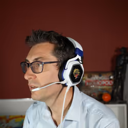 Konix One Piece Auricolare Cablato A Padiglione Gaming Multicolore - Vista aggiuntiva 8