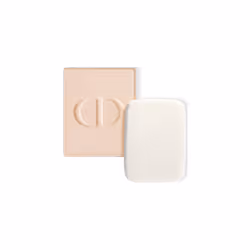 La ricarica del fondotinta compatto clean* Dior Forever Natural Velvet dà vita a un formato ecocompatibile: dopo aver termina ...