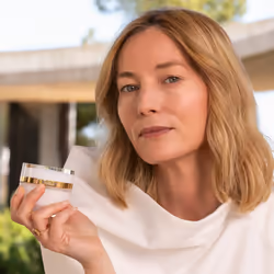 Sisley Sisleÿa L'intégral Anti-âge Fresh Gel Cream 50ml - Vista aggiuntiva 5