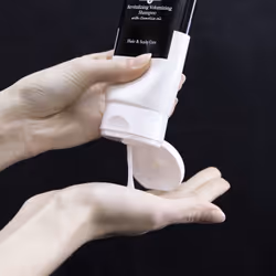 Sisley Soin Lavant Revitalisant Volumateur à l'Huile de Camélia 200 ml - Vista aggiuntiva 4