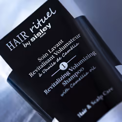 Sisley Hair Rituel Soin Lavant Revitalisant Volumateur à l'Huile de Camélia 50 ml - Vista aggiuntiva 2