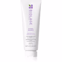 Capelli secchi ravvivati grazie a un balsamo idratante con aloe vera