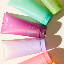 Caudalie 3522930003861 gel doccia e detergente per il corpo 200 ml Donna Bergamotto, Iris, Muschio bianco - Vista aggiuntiva 4